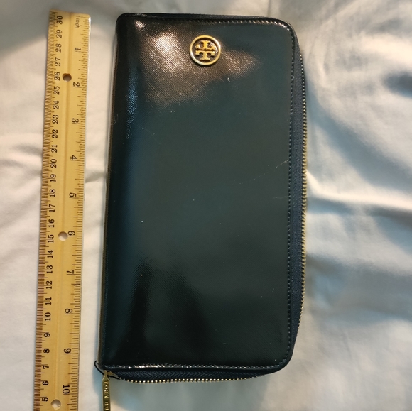 Tory Burch blue patent leather Continental wallet - Picture 6 of 8